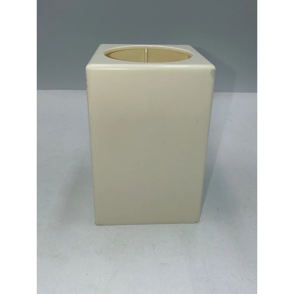 Peanuts Snoopy Woodstock Dixie Bathroom Cup Holder Plastic Pop-Up Dispenser